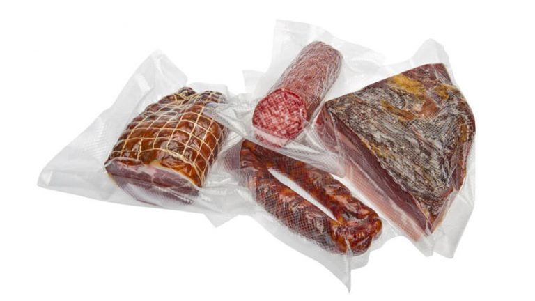 Zavakuumirana salama, pršut, kobasica i slanina.